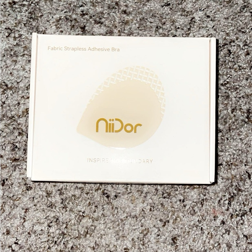 niidor strapless adhesive bra!